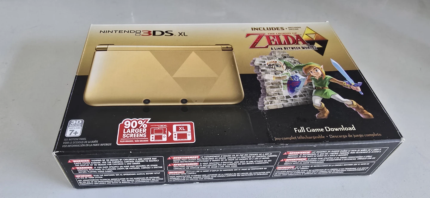 Nintendo 3DS XL Gold Limited Edition - A Link Between Worlds
