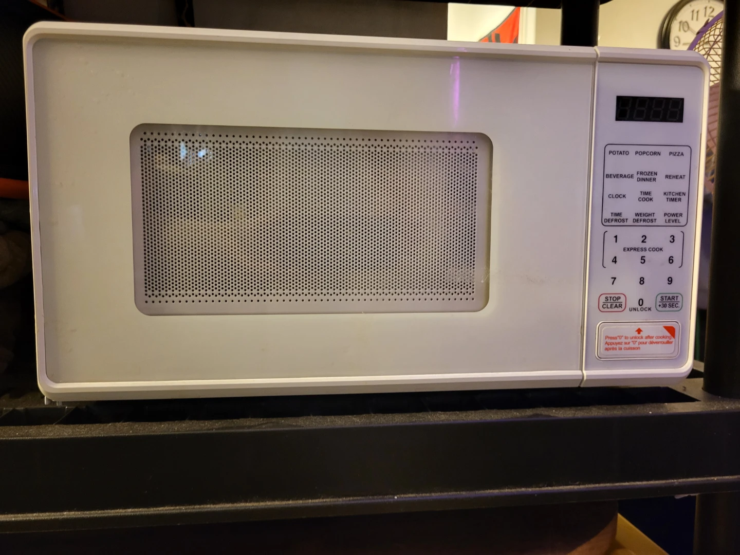 Wal-Mart Canada Household Microwave Oven MSCMVB07WE-L2