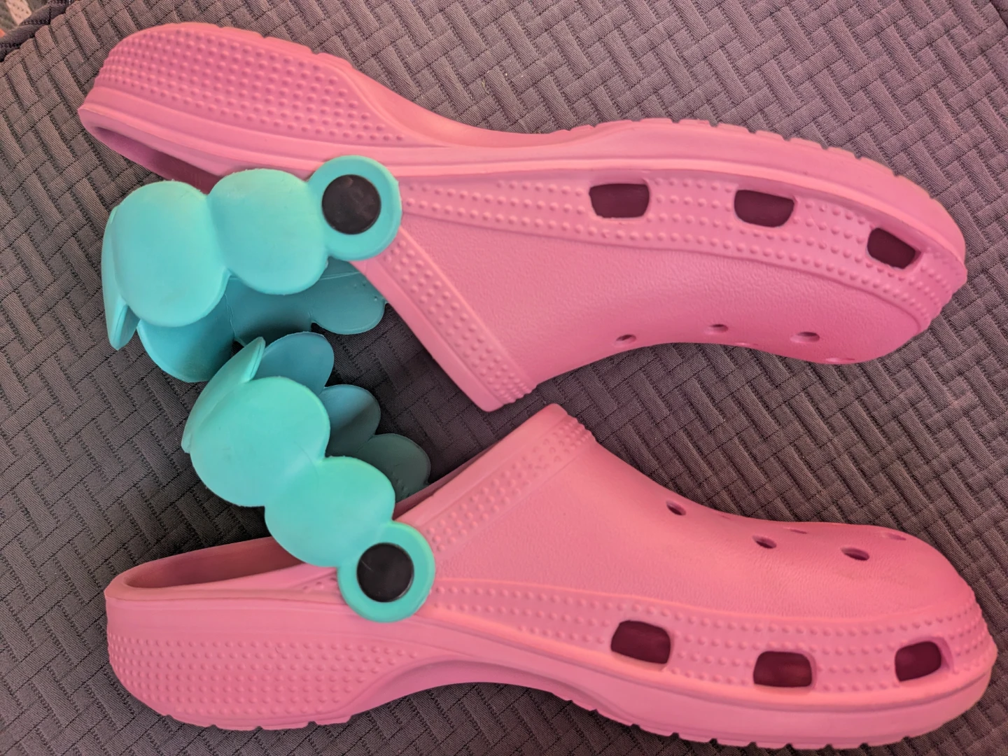 Pink slip ons with Teal Strawberry trim sz women's 8-8.5 - photo 3