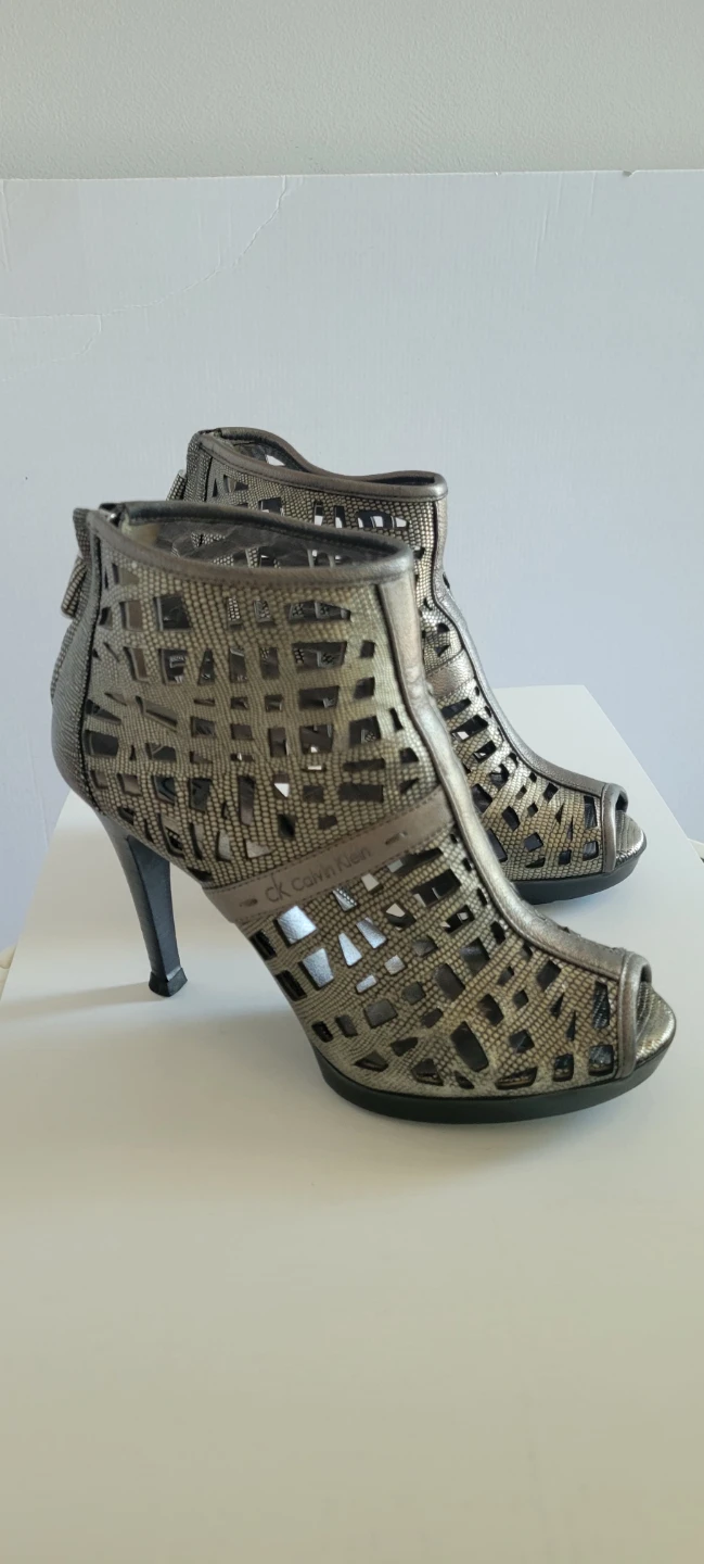Calvin Klein Karla Laser-Cut Leather Peep-Toe Booties – Size 7 - photo 2