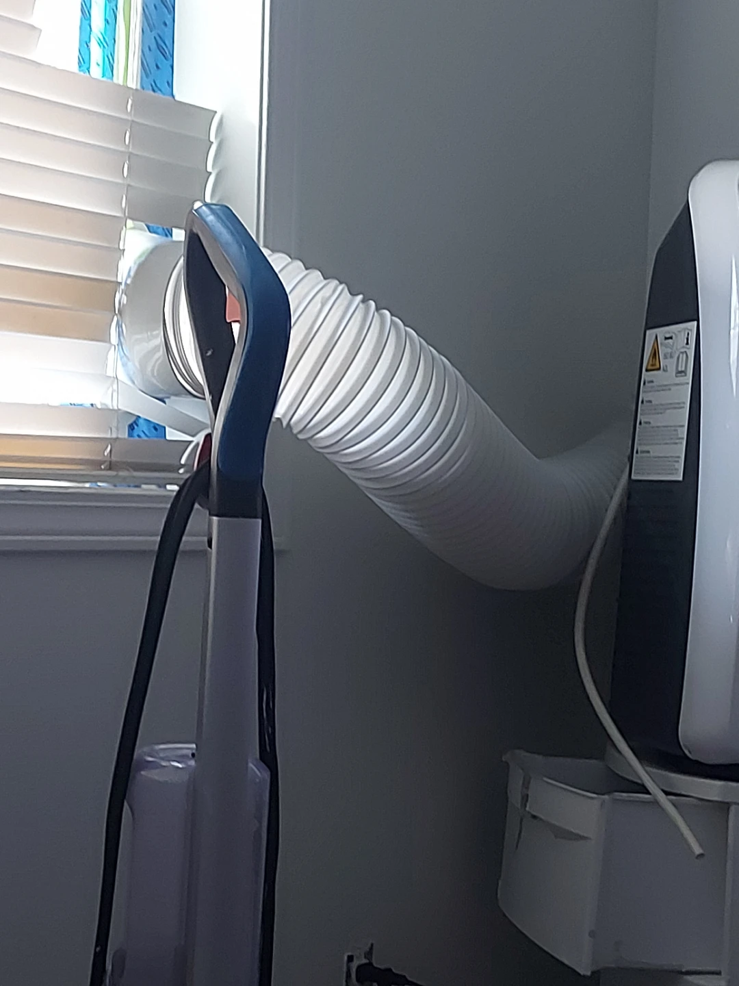 Portable Air Conditioner - photo 2