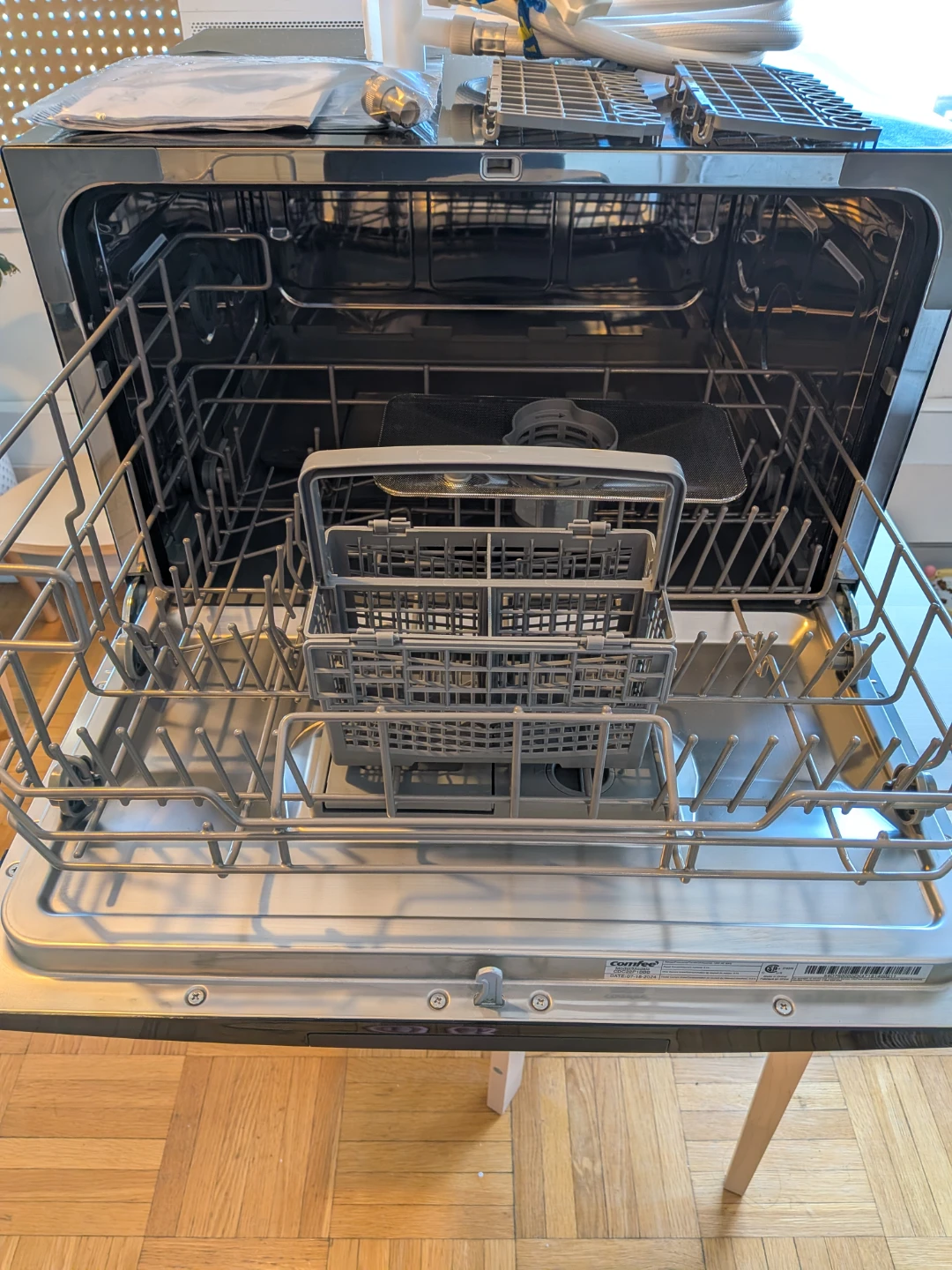 Comfee Countertop Dishwasher - used only 1 month - photo 2