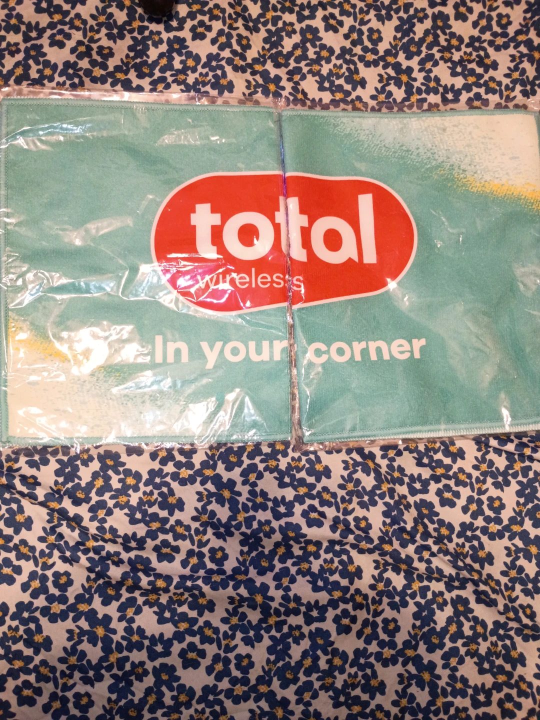 Total Wireless Promotional Microfiber Cloths (2-Pack)