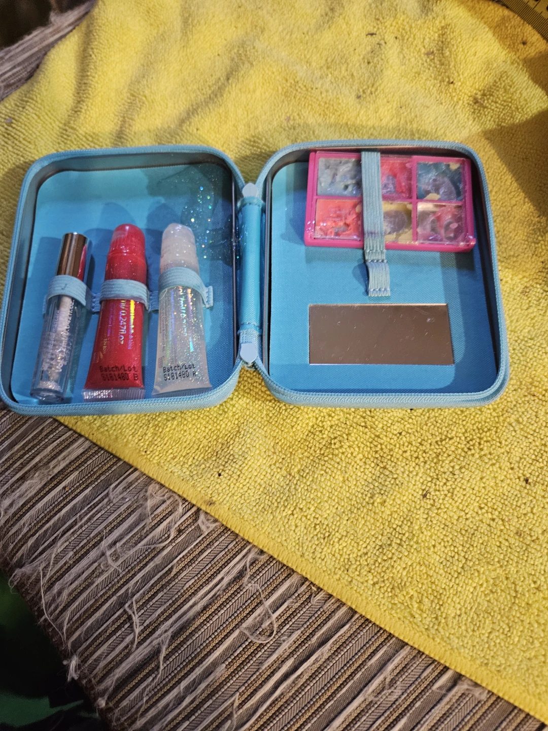 Kids Makeup Set with Glitter Lip Glosses - photo 5