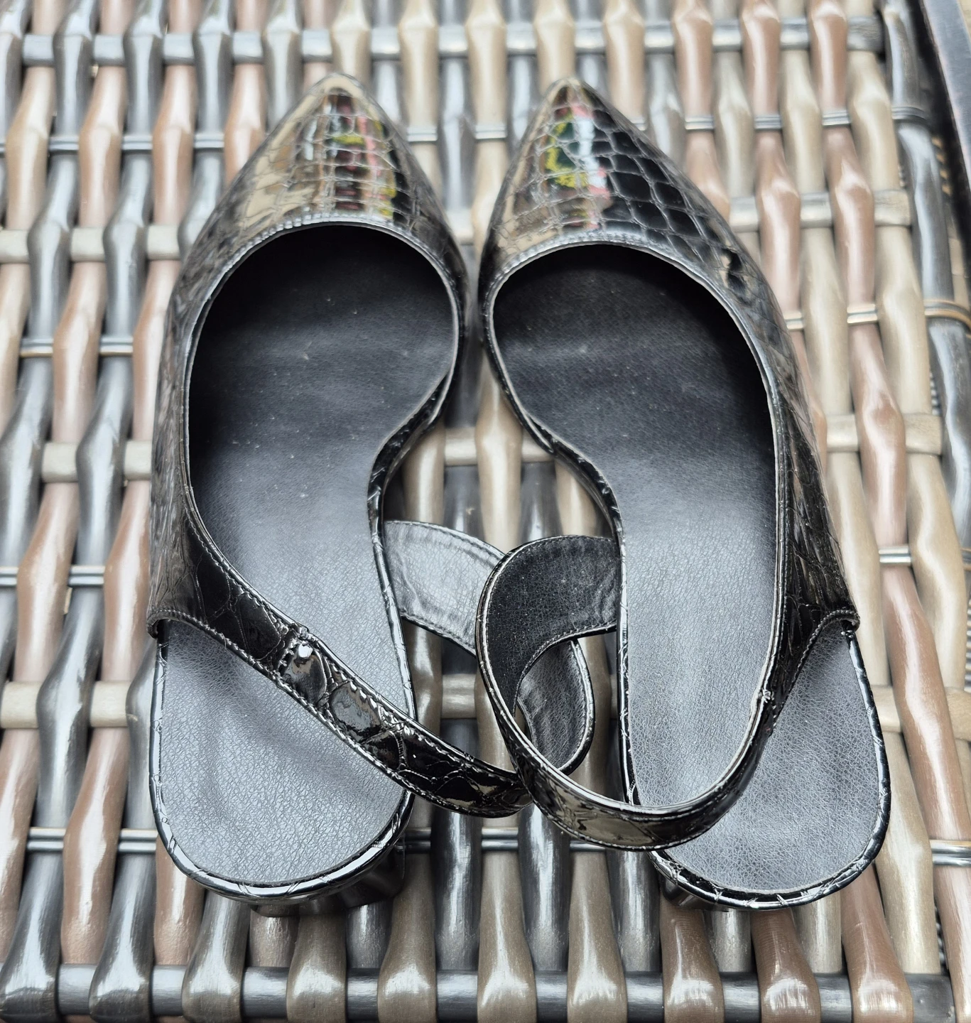 Never worn! Black Croc-Embossed Slingback Heels - photo 4