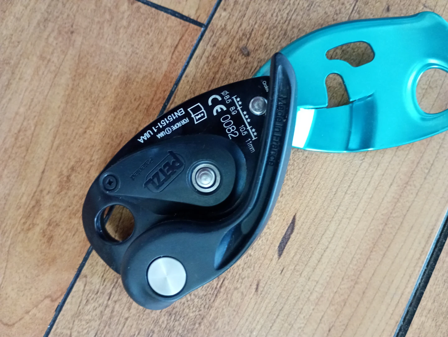 Petzl Grigri Rope Belay Device with abs and locking carbiner - photo 3