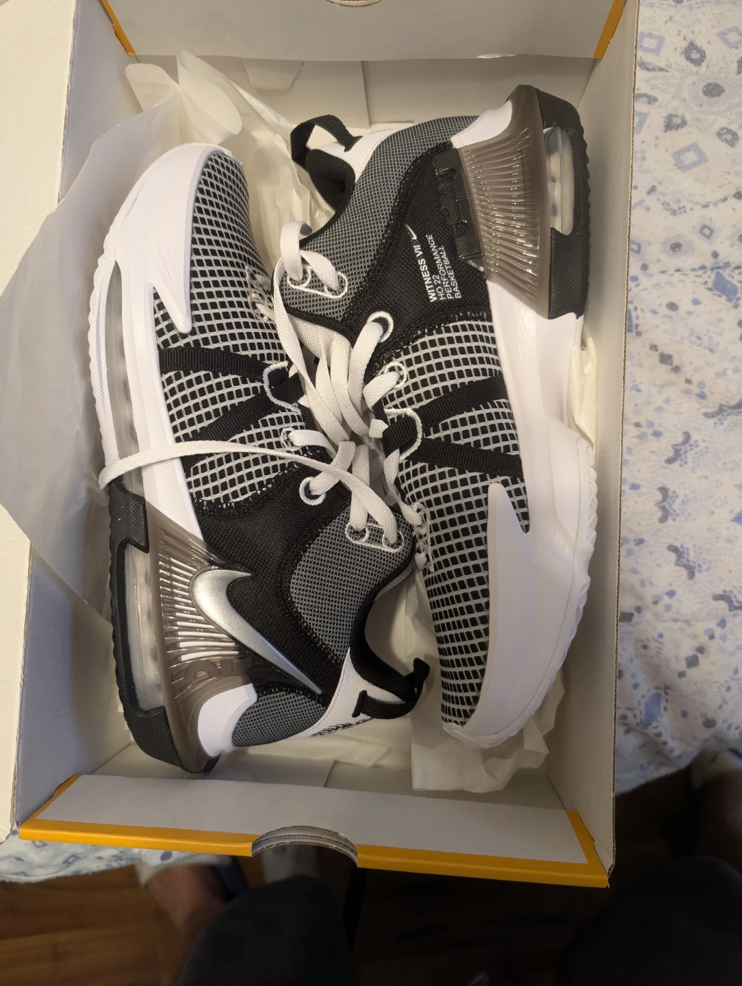 Nike LeBron Witness VII Men's Basketball Shoes Size 10