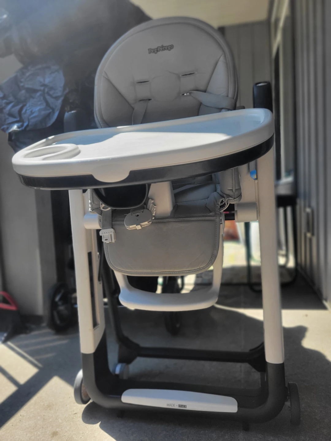 High chair - photo 2