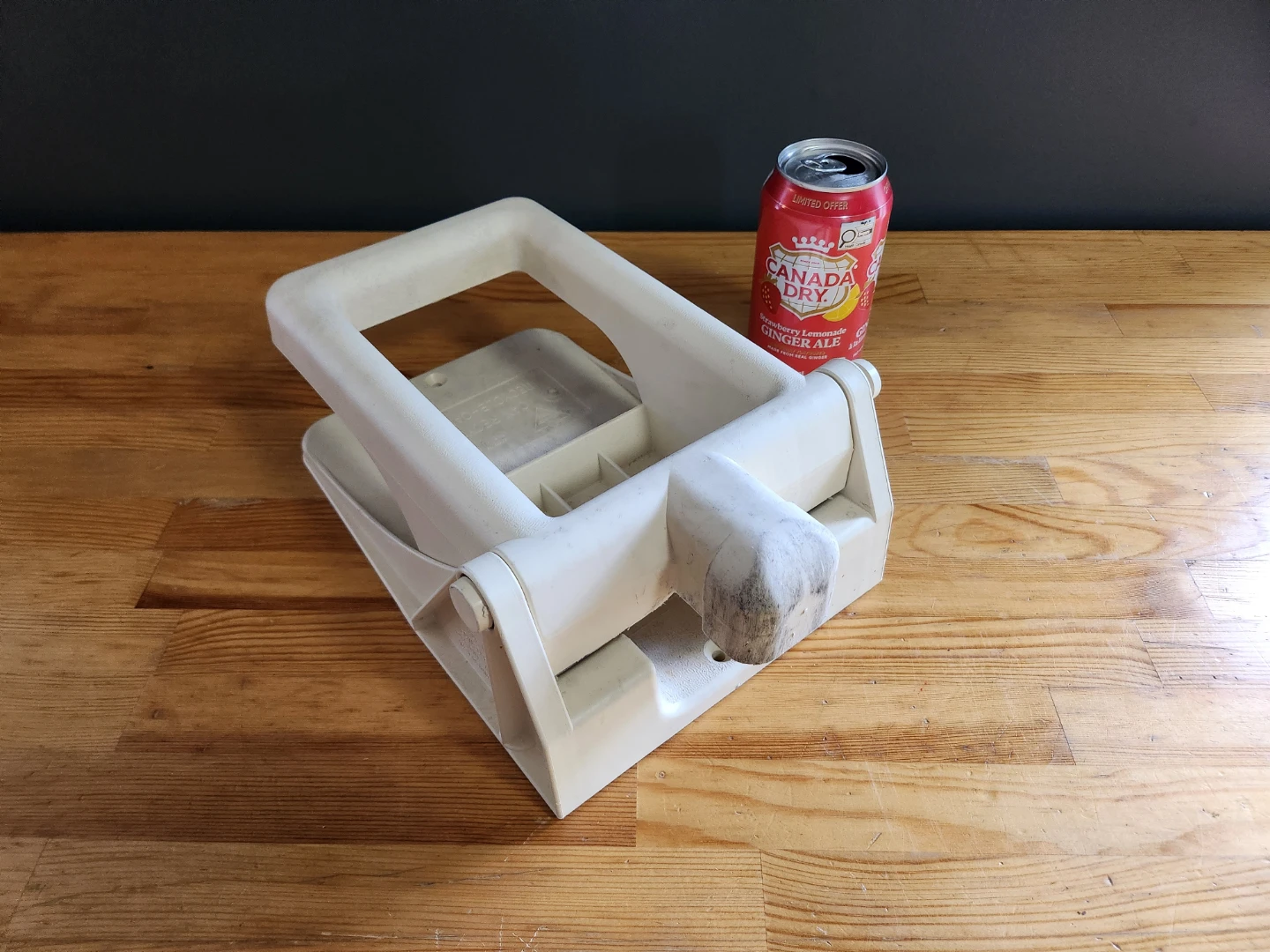 Manual Aluminum Can Crusher