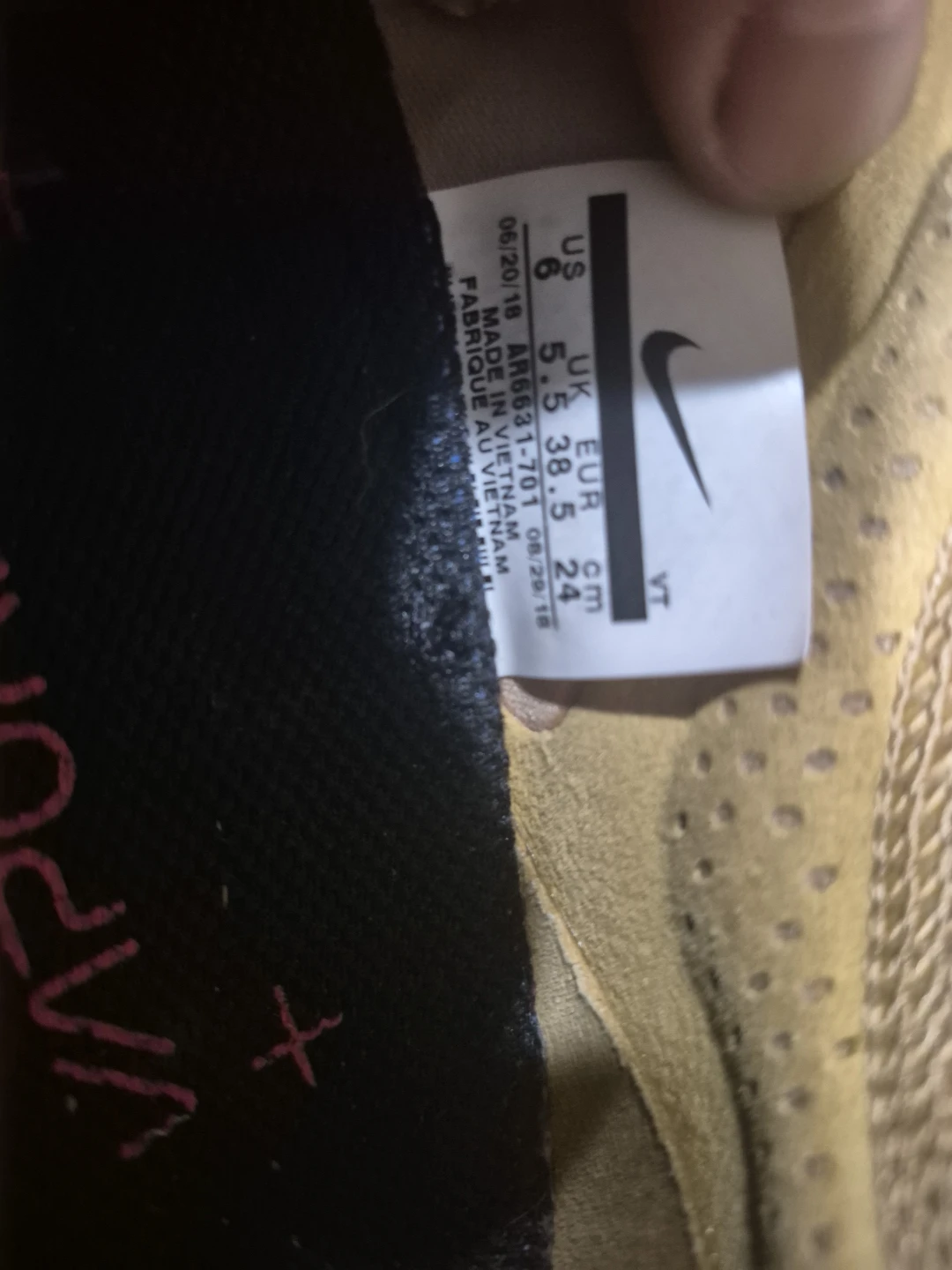 Nike Air Vapormax Shoes size 6y - photo 3