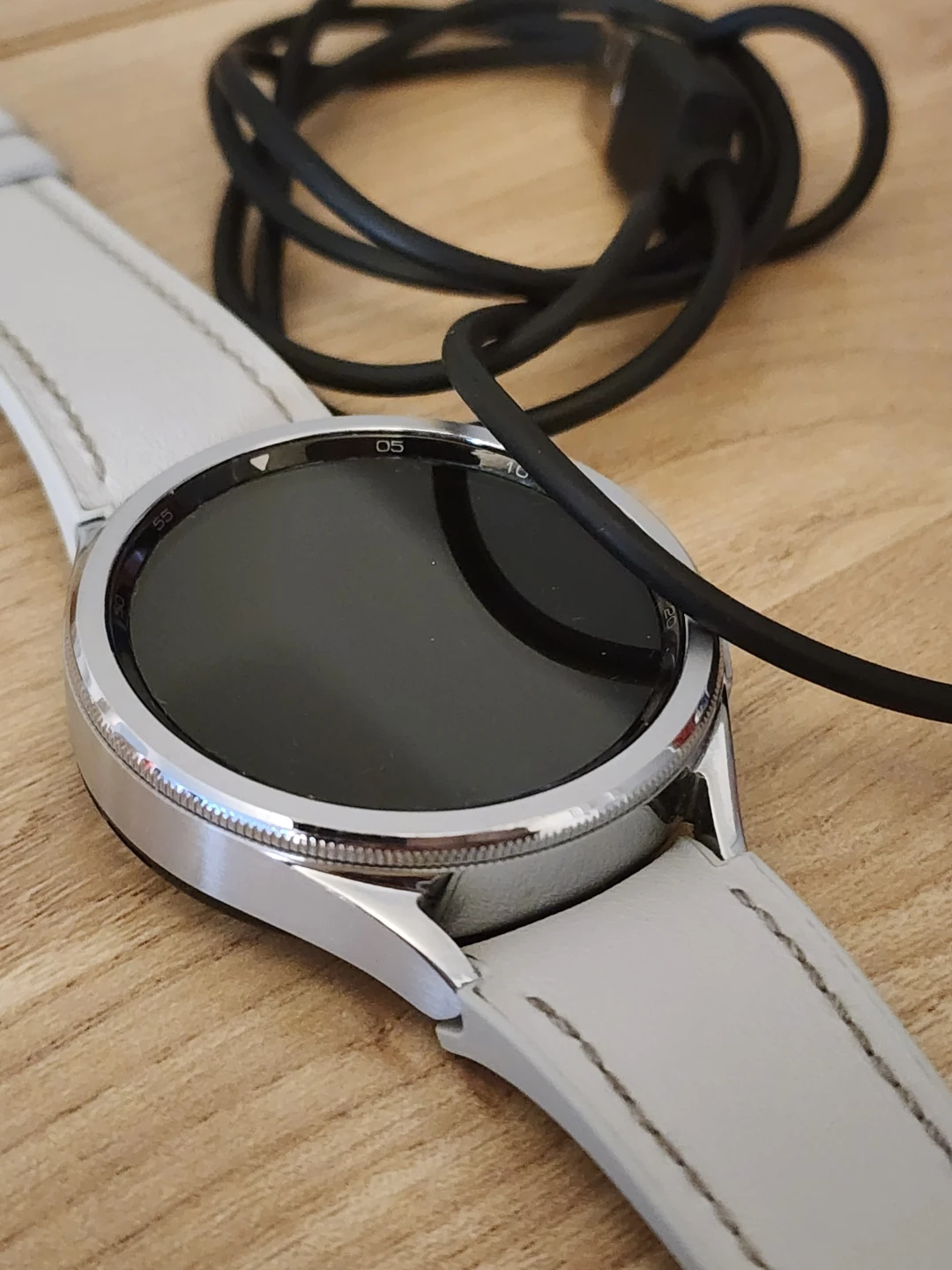 Samsung Galaxy Watch 6 Classic Silver  - 47mm (Large) GPS + LTE - photo 4
