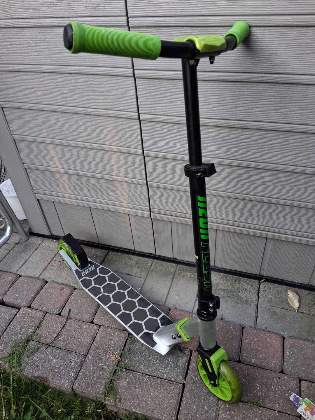 NEON FLASH Scooter in good condition - photo 2