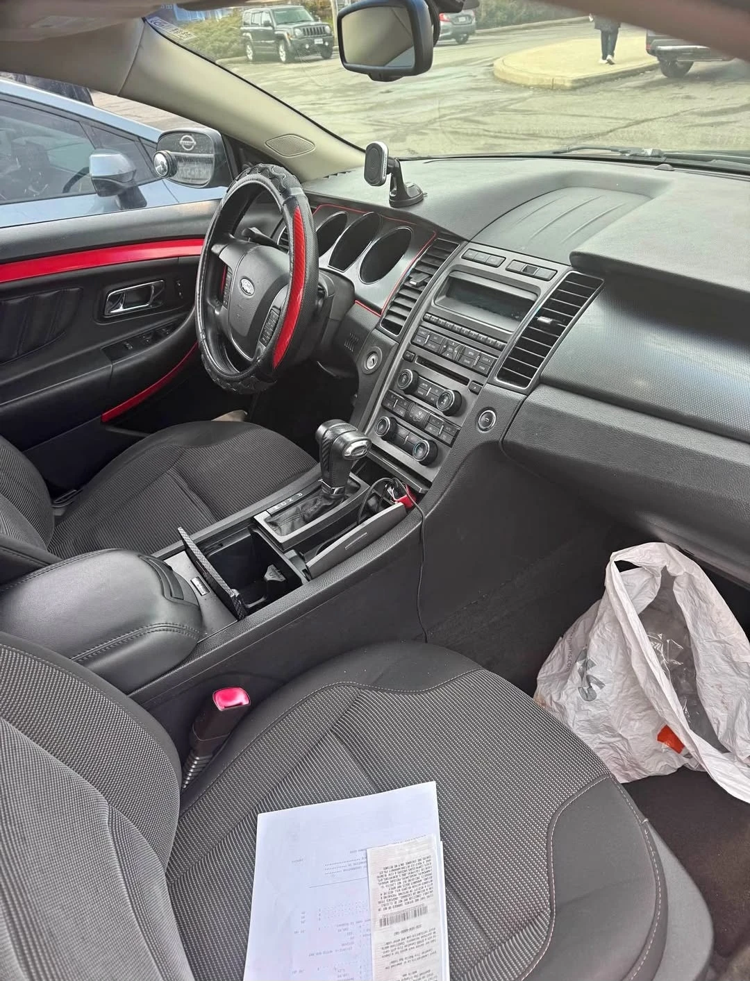 Grey Ford Taurus SEL Sedan - photo 3