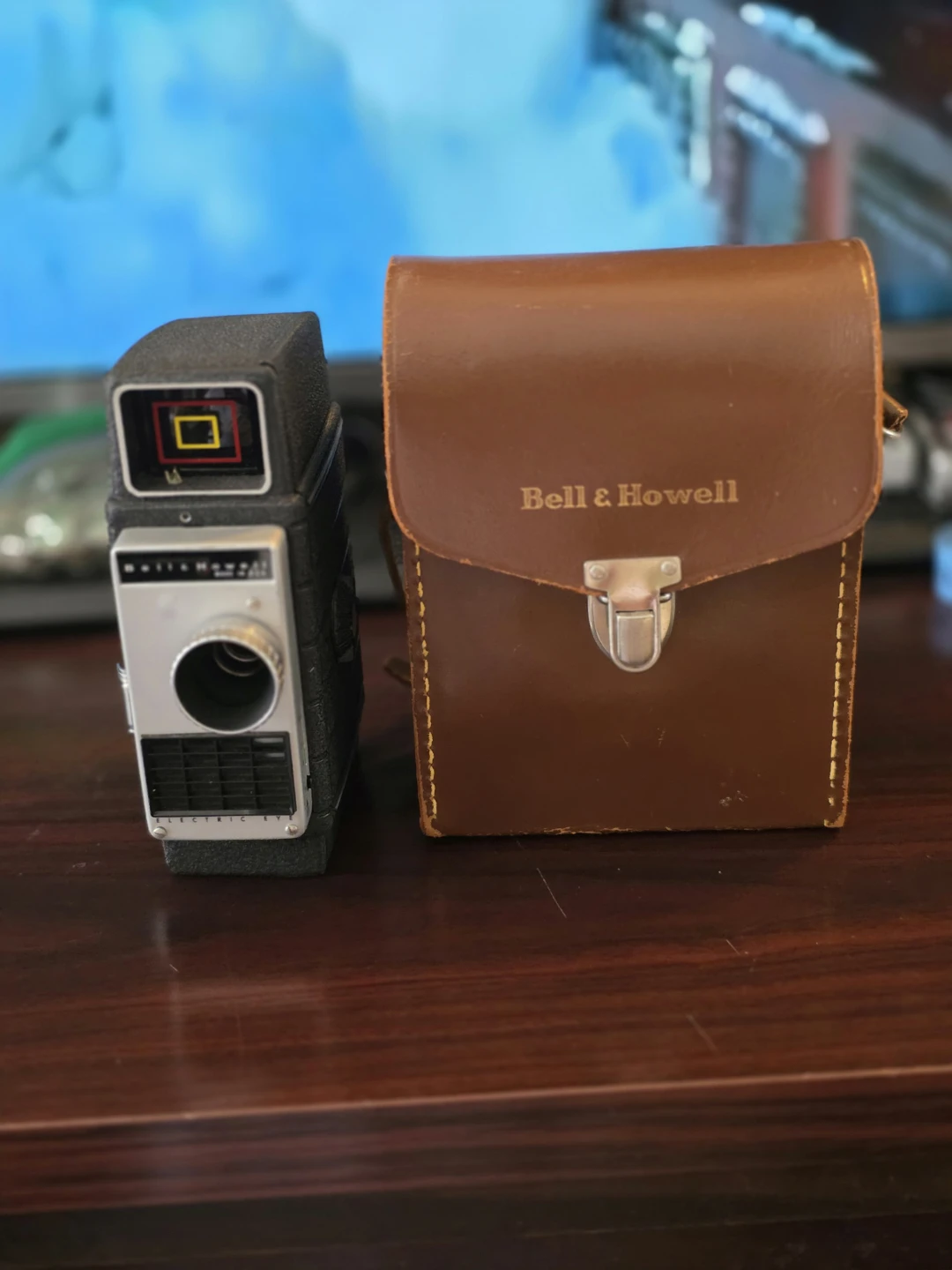 Bell & Howell Auto Load 8mm Film Camera with Case - photo 2