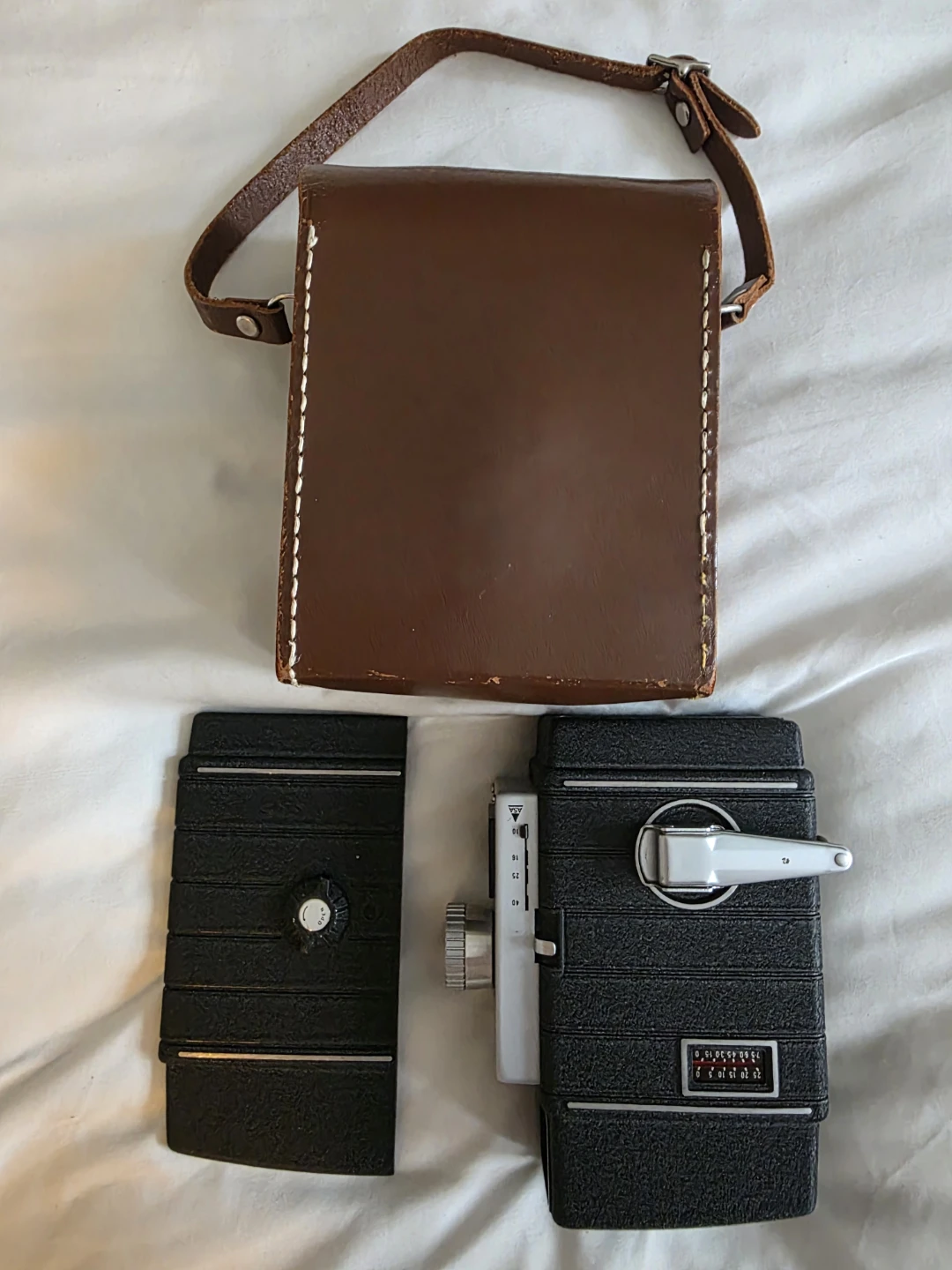 Bell & Howell Auto Load 8mm Film Camera with Case - photo 4