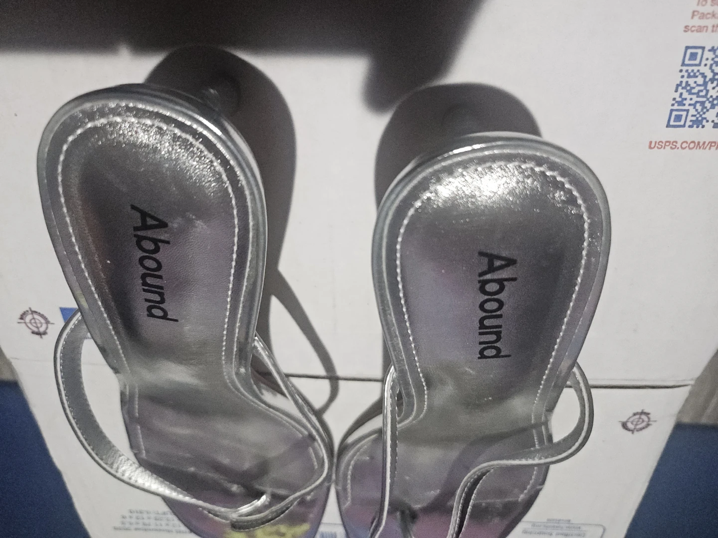 Abound Silver Heeled Thong Sandals Size 8.5 - photo 2