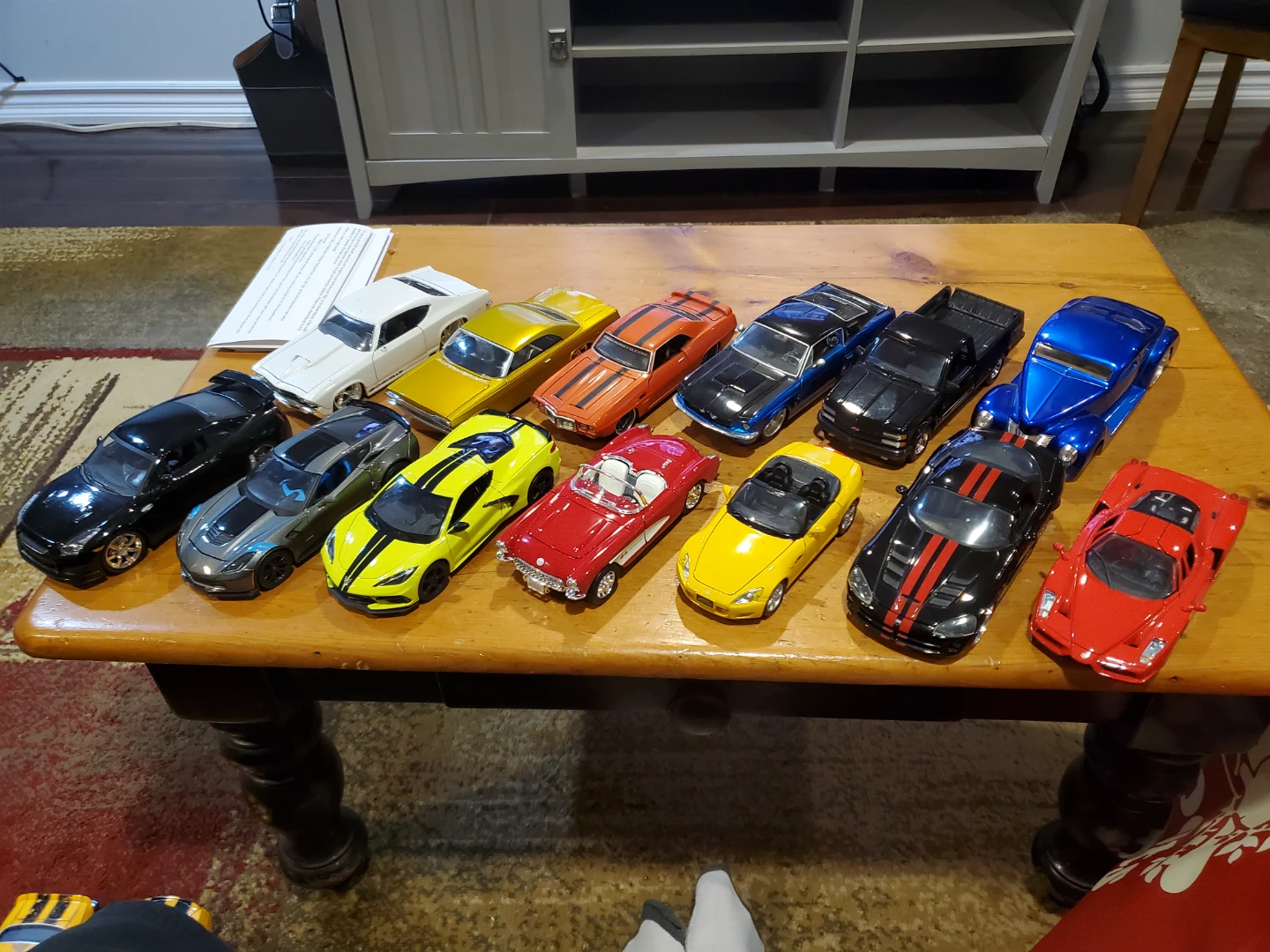 13 x 1/24 die-cast model Cars
