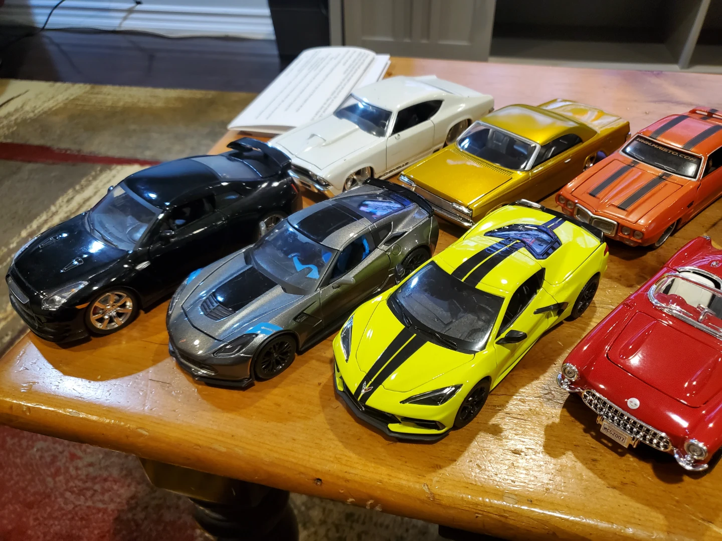 13 x 1/24 die-cast model Cars - photo 2