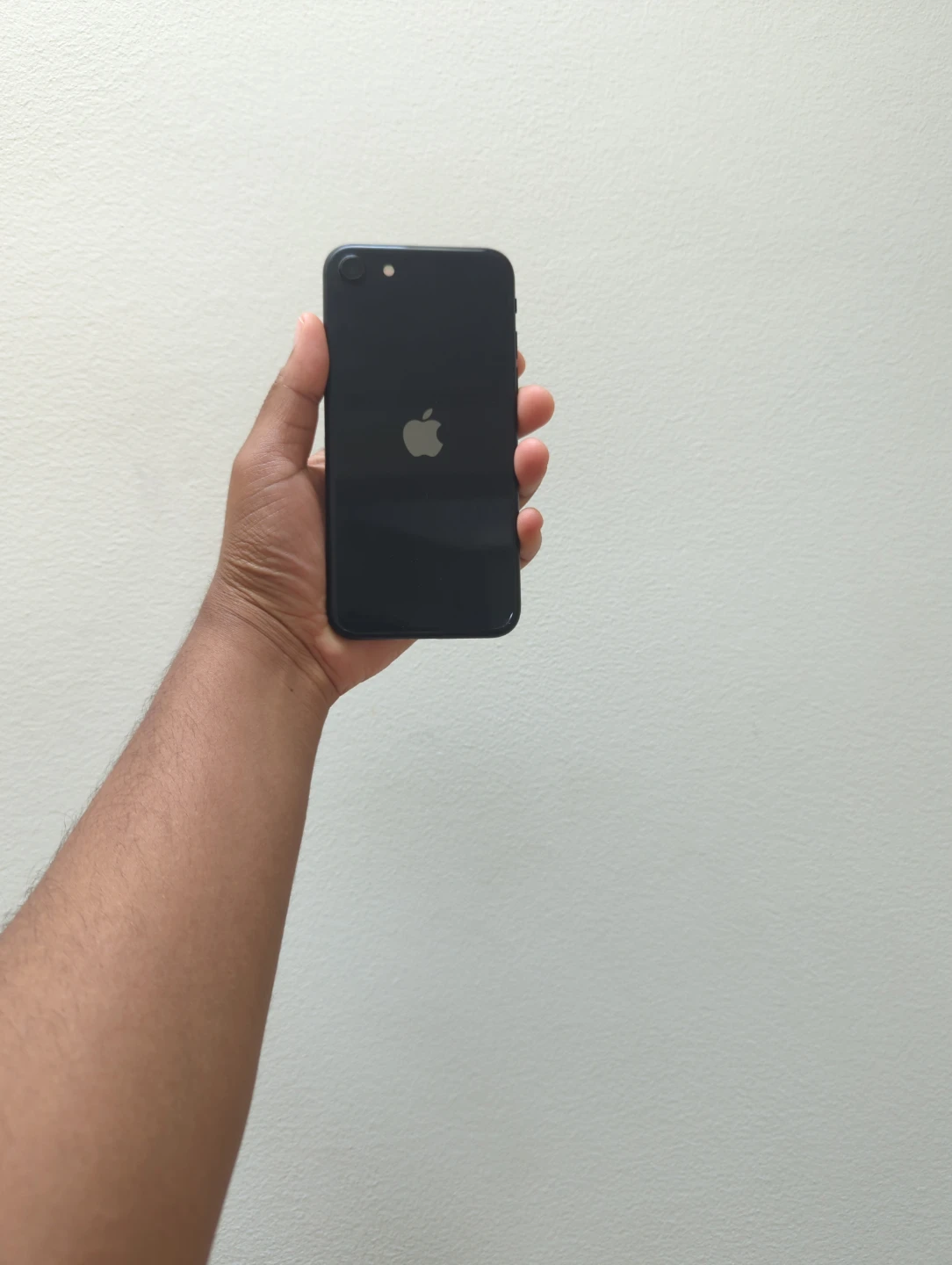 Apple iPhone SE (2nd Gen) - 64GB