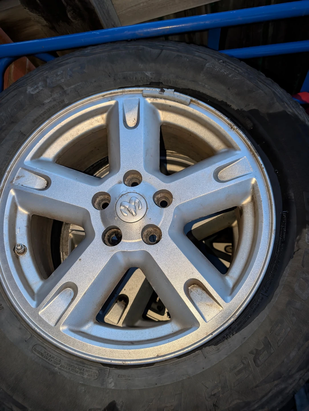 17 inch Dodge nitro stock rims