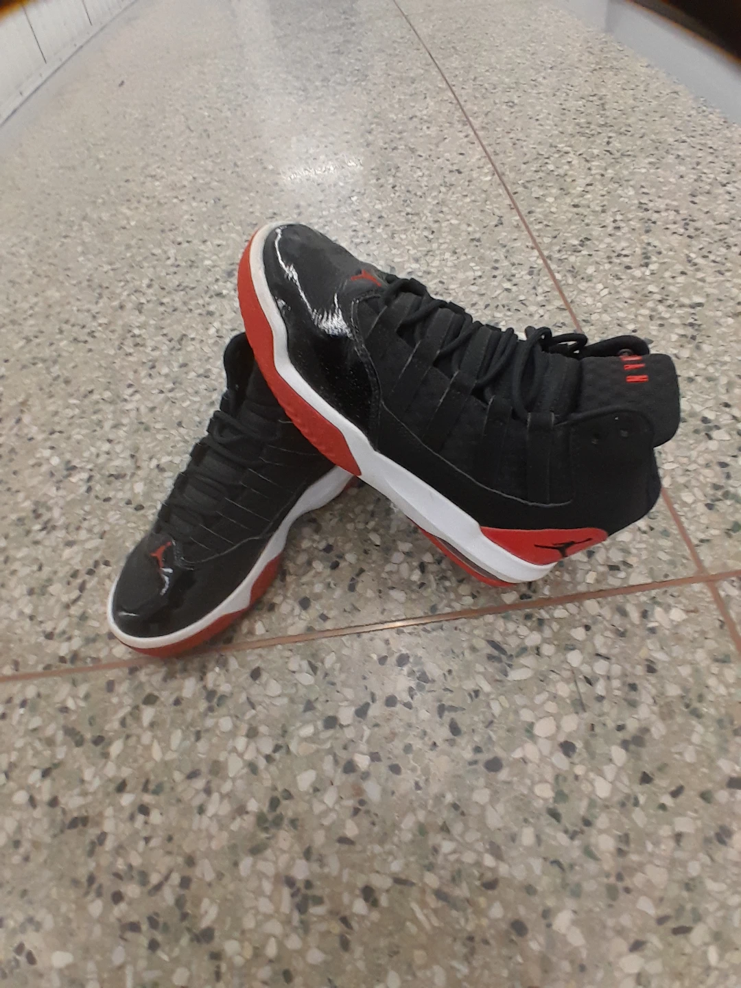 Jordan Sneakers - Black/Red Boys/Teens  Size 5 - photo 4