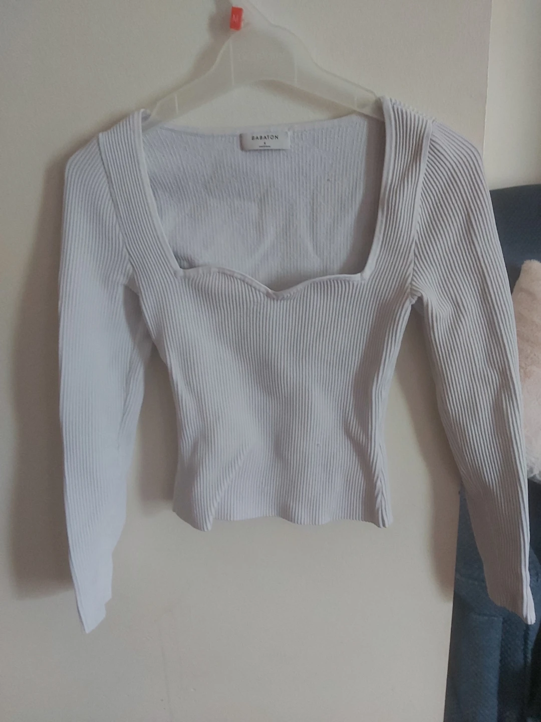 ARITZIA Babaton White Ribbed Square Neck Long Sleeve Top
