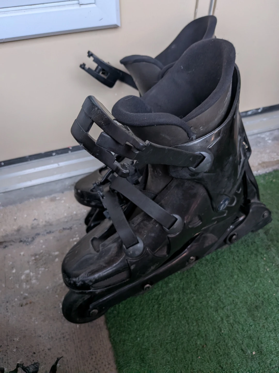 Black Inline Skates - photo 2