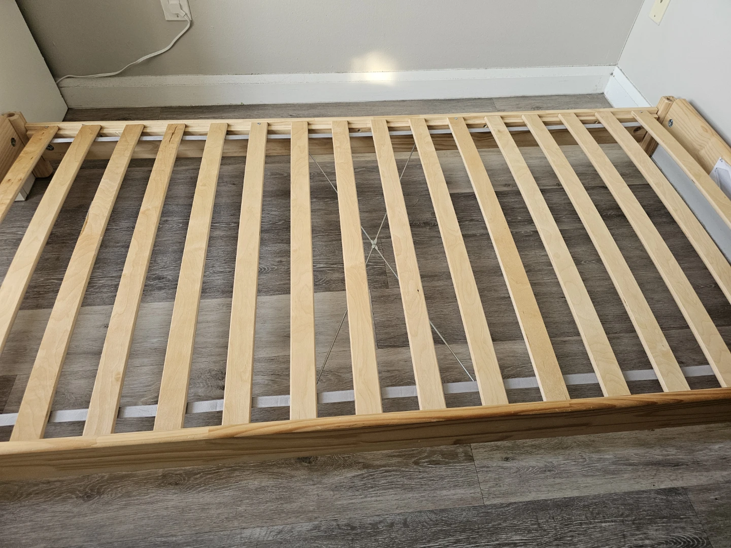 Twin size bed for sale with mattress - photo 4