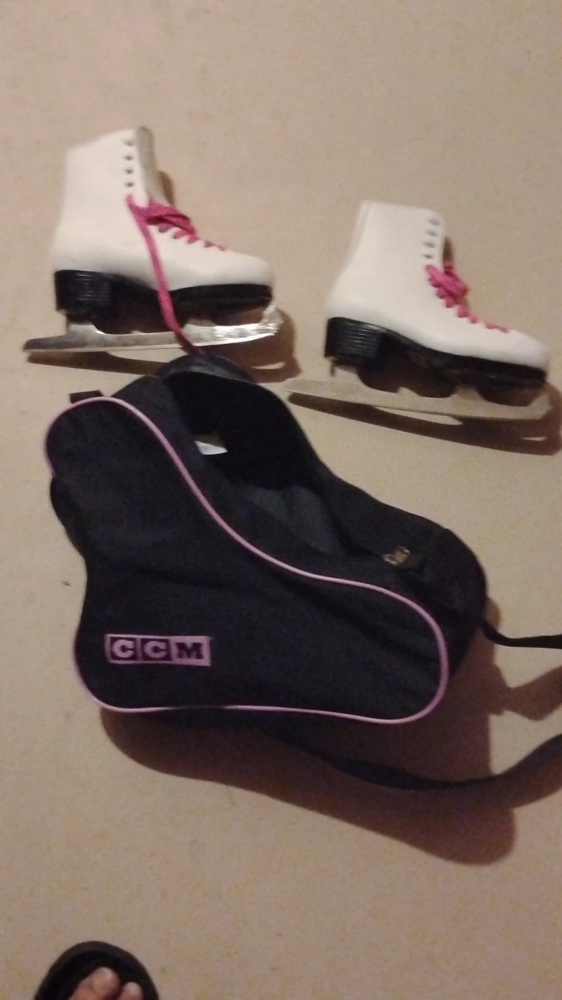 CCM Figure Skates with Bag - Size 3