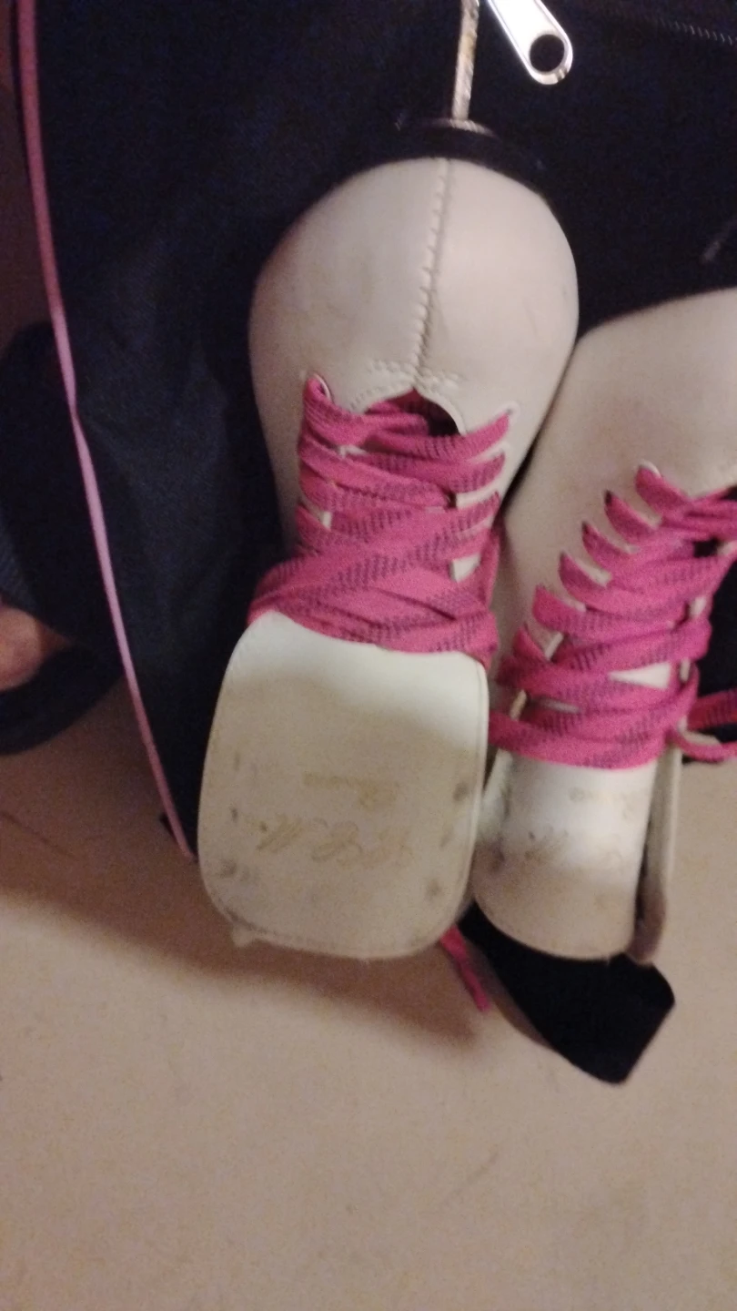 CCM Figure Skates with Bag - Size 3 - photo 2