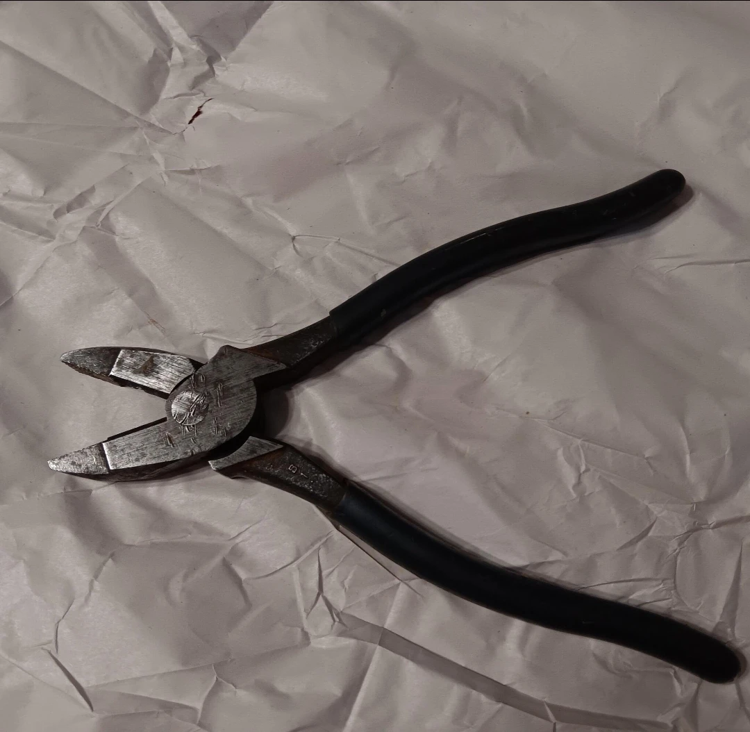 Wire Cutter Pliers - 10 Inch