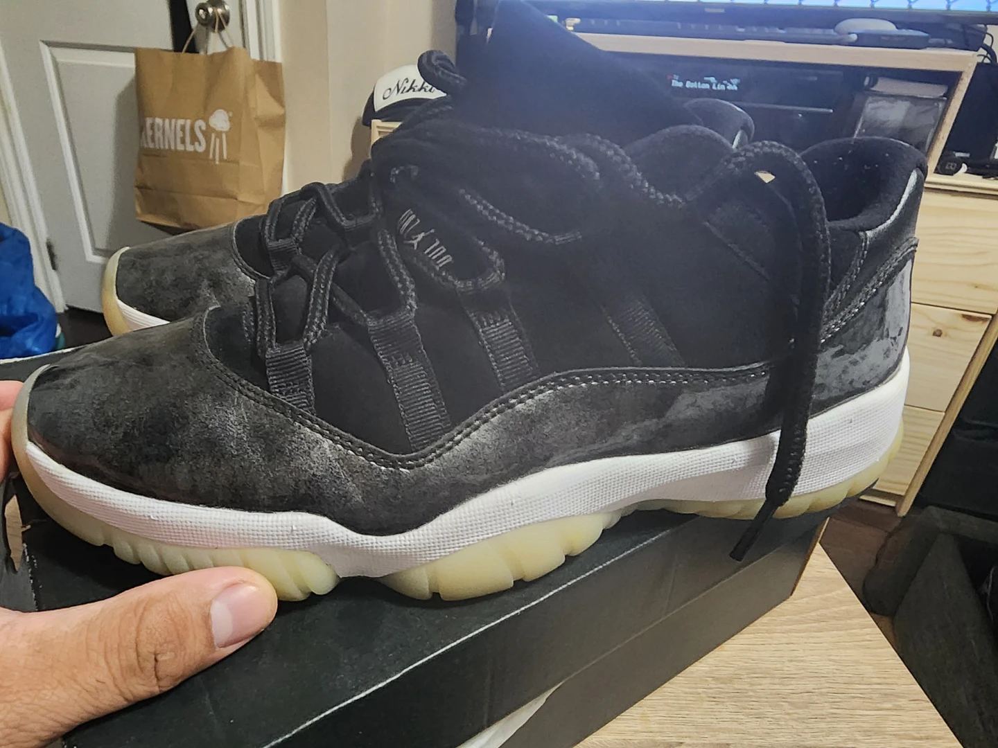 Air Jordan 11 Retro Low Men's Shoes - photo 2