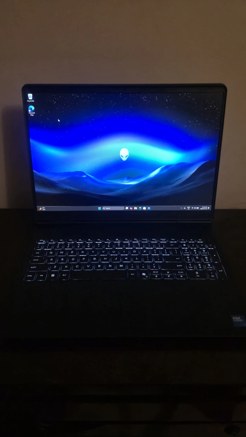 RTX 5060 ALIENWARE i7 Gaming laptop 100% Battery Health - photo 2