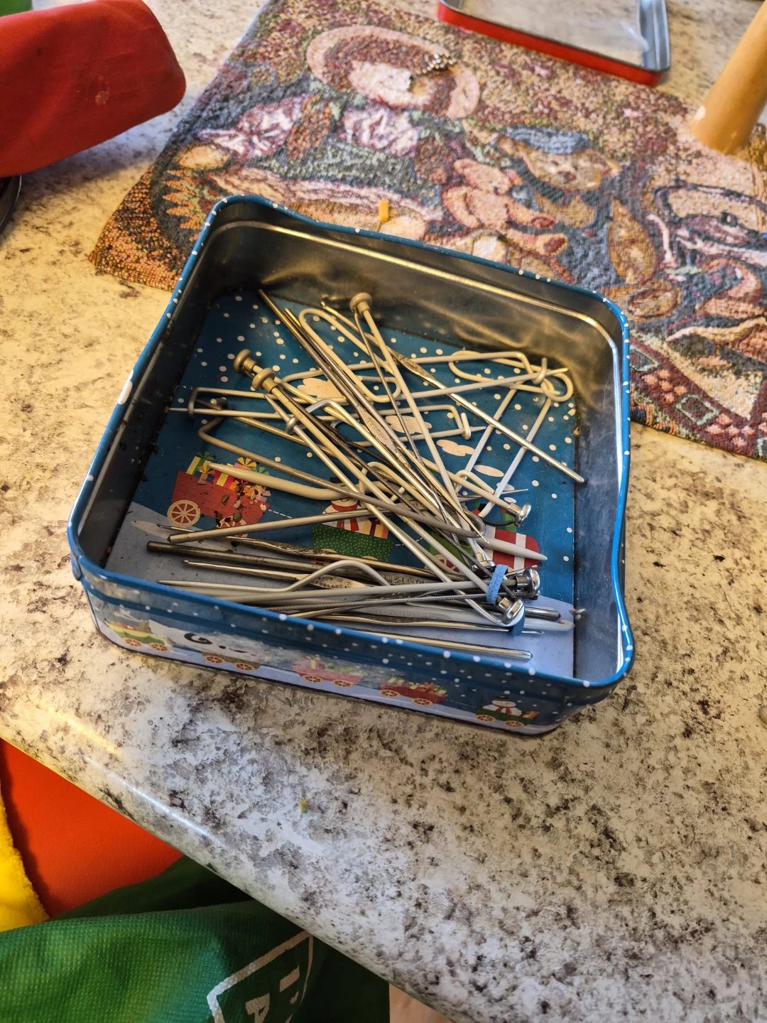 Knitting and crocheting - photo 3