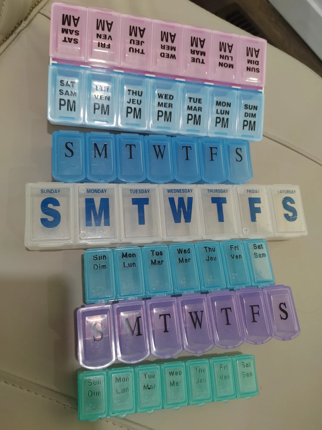 🧡LOT OF SIX PILL DISPENSER CASES (GENTLY USED)