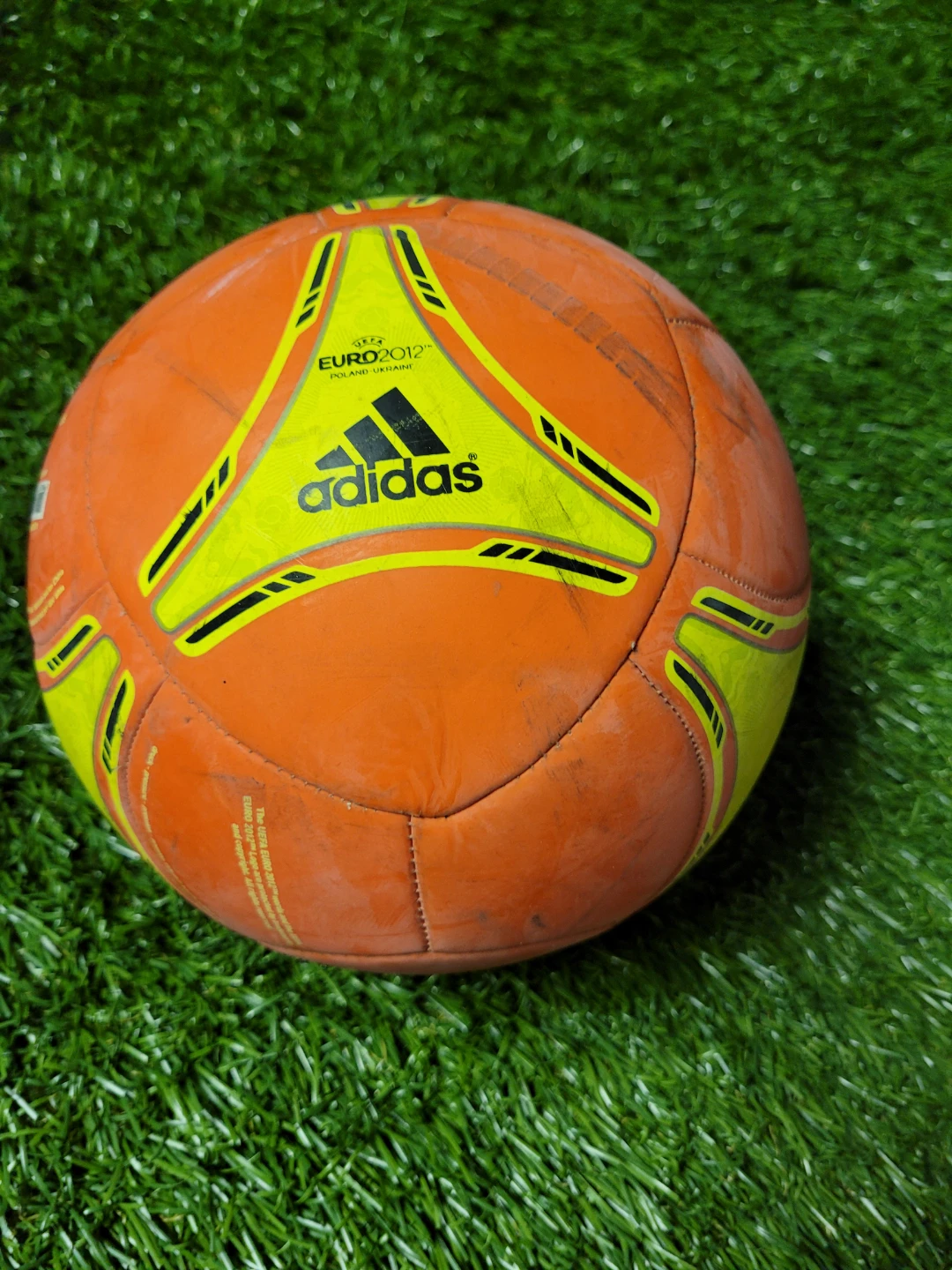 Adidas Tango 12 Glider Soccer Ball