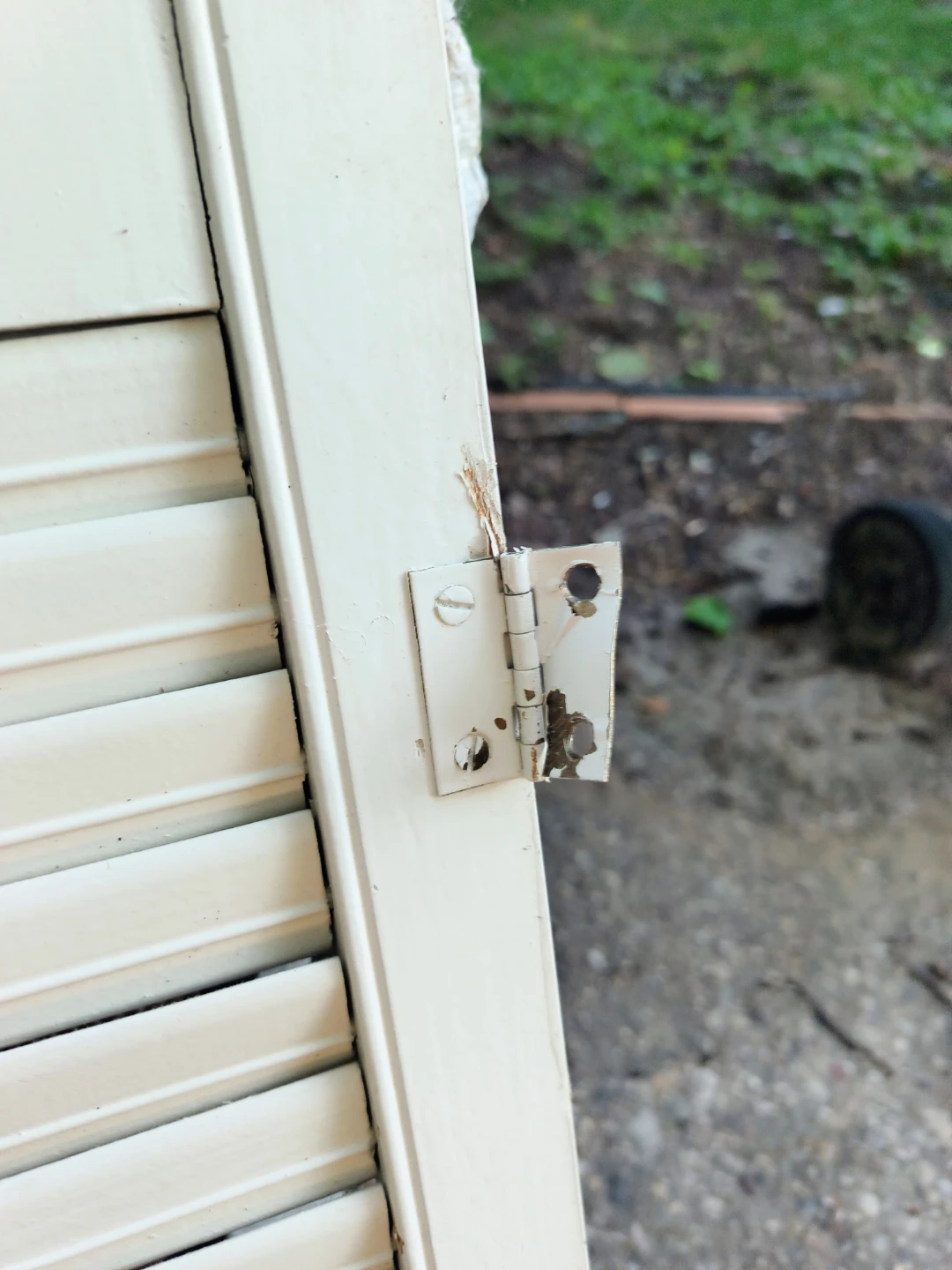 Used shutters wood 27 tall x 25 x 1 - photo 5