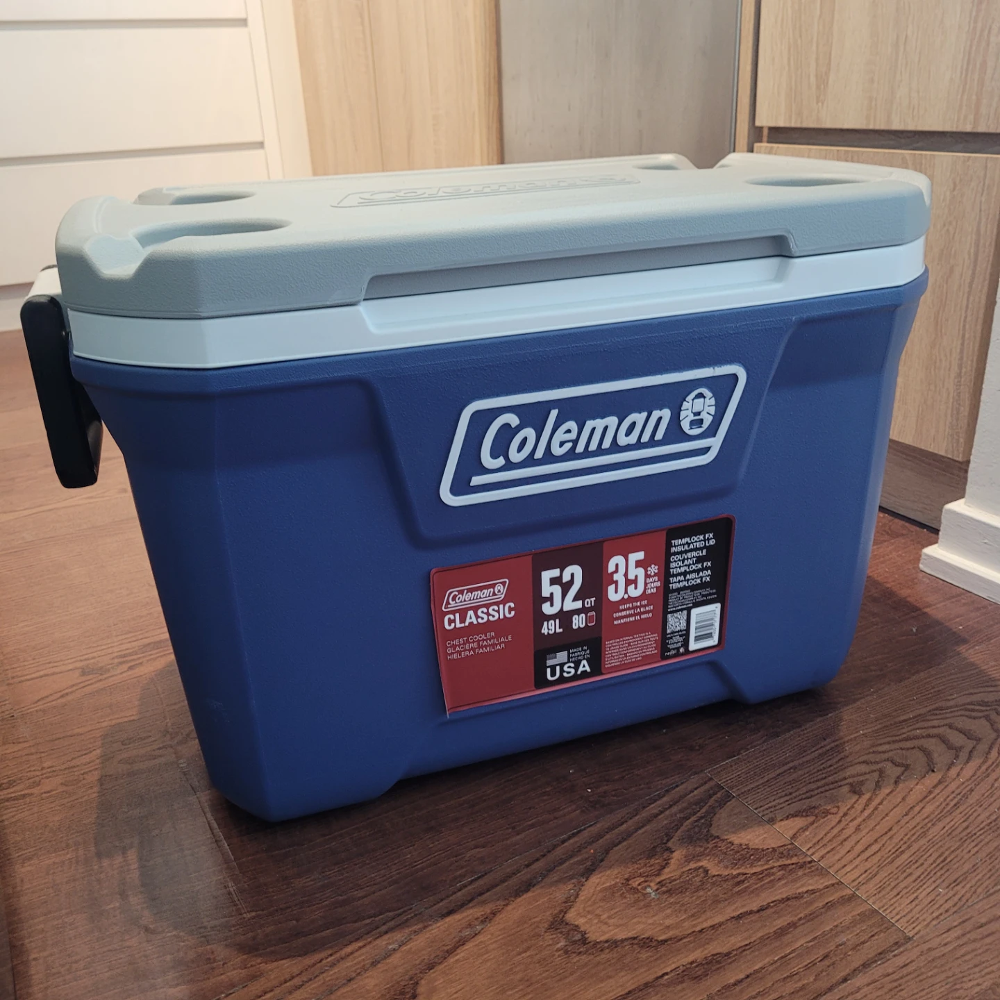 ALMOST NEW Coleman Classic 52 Quart Chest Cooler