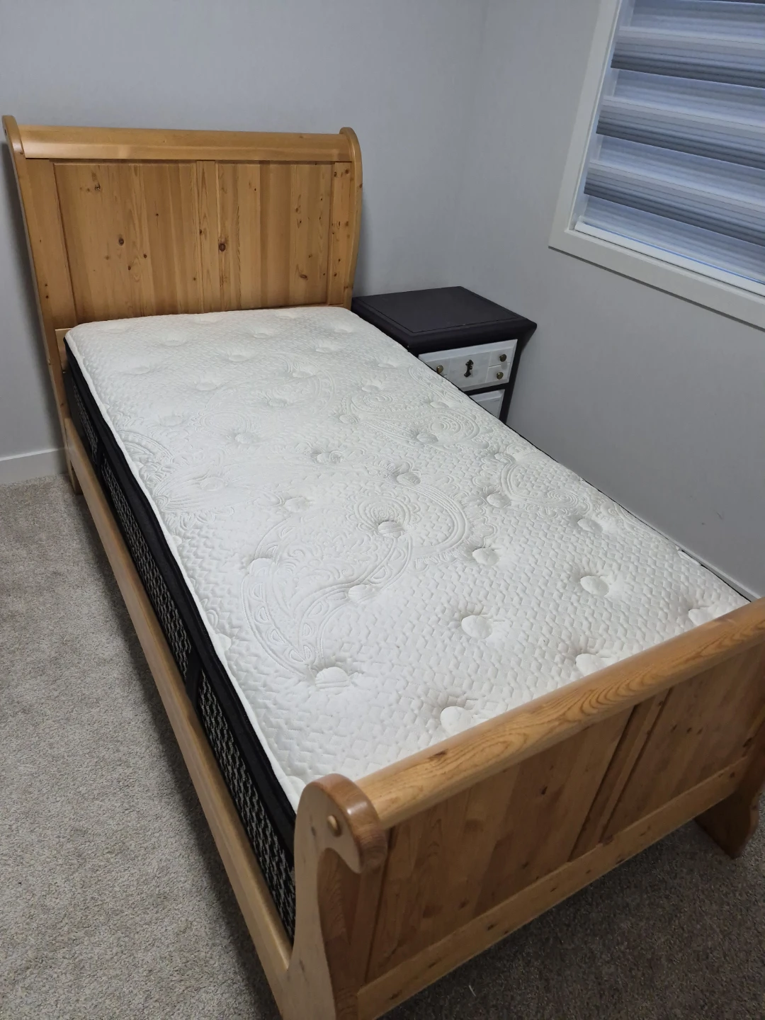 Solid wood twin bed frame