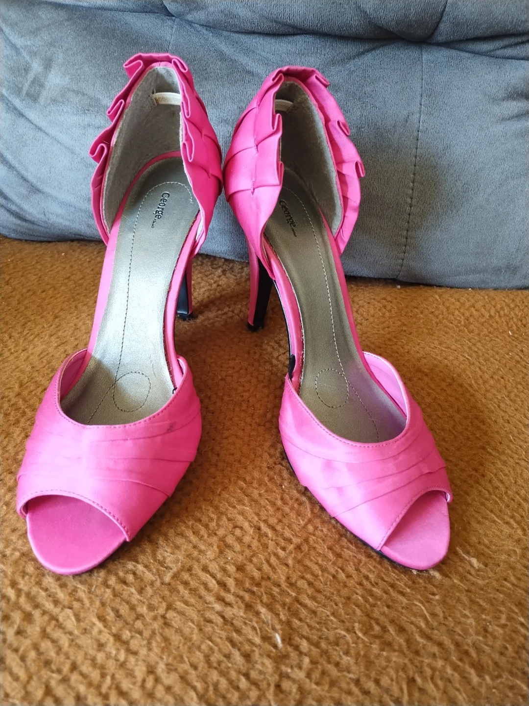 3 pairs of Women heels size 8 - photo 3