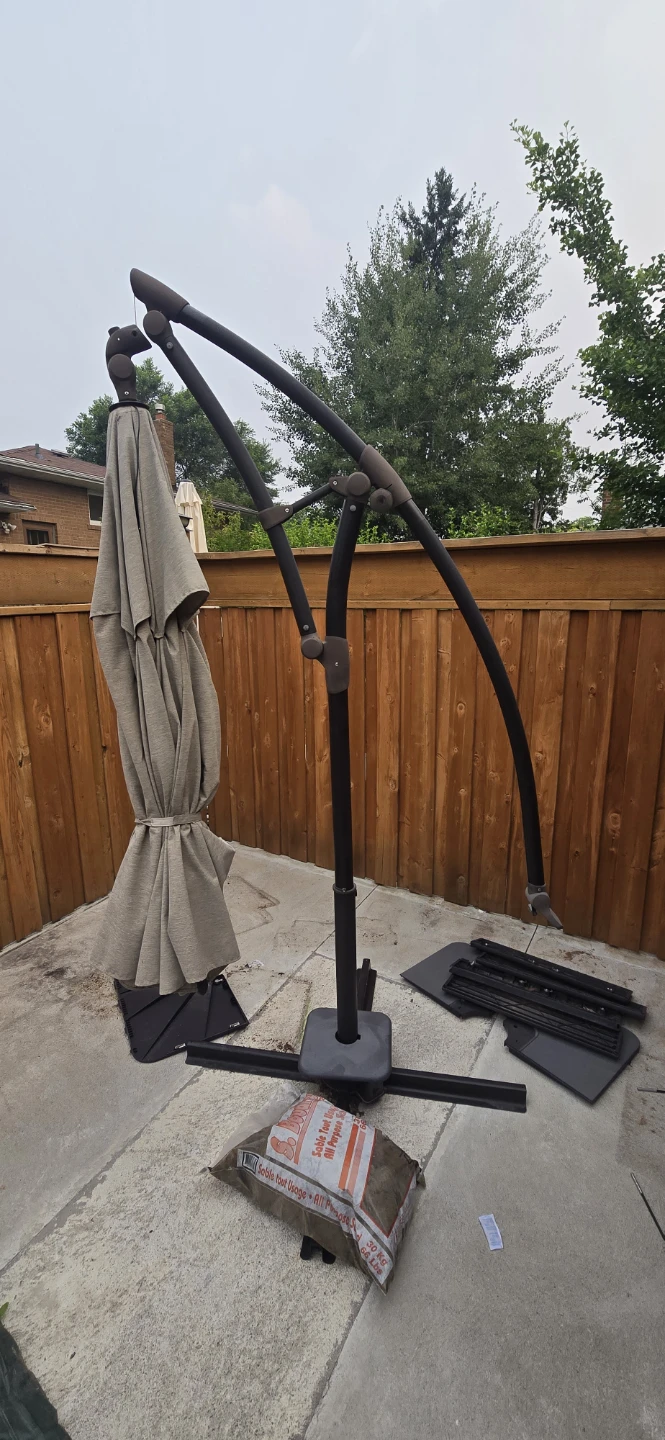 Cantilever umbrella - good condition