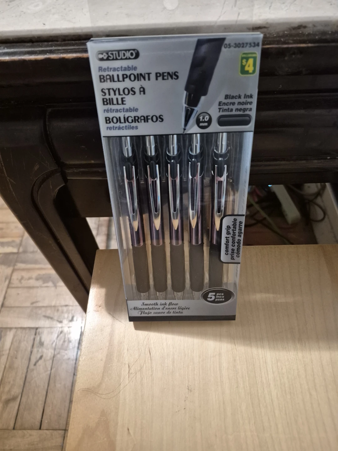 BNIB)Studio Retractable Ballpoint Pens - Black Ink