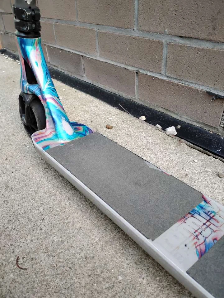 Scooter with colourful deck - photo 4