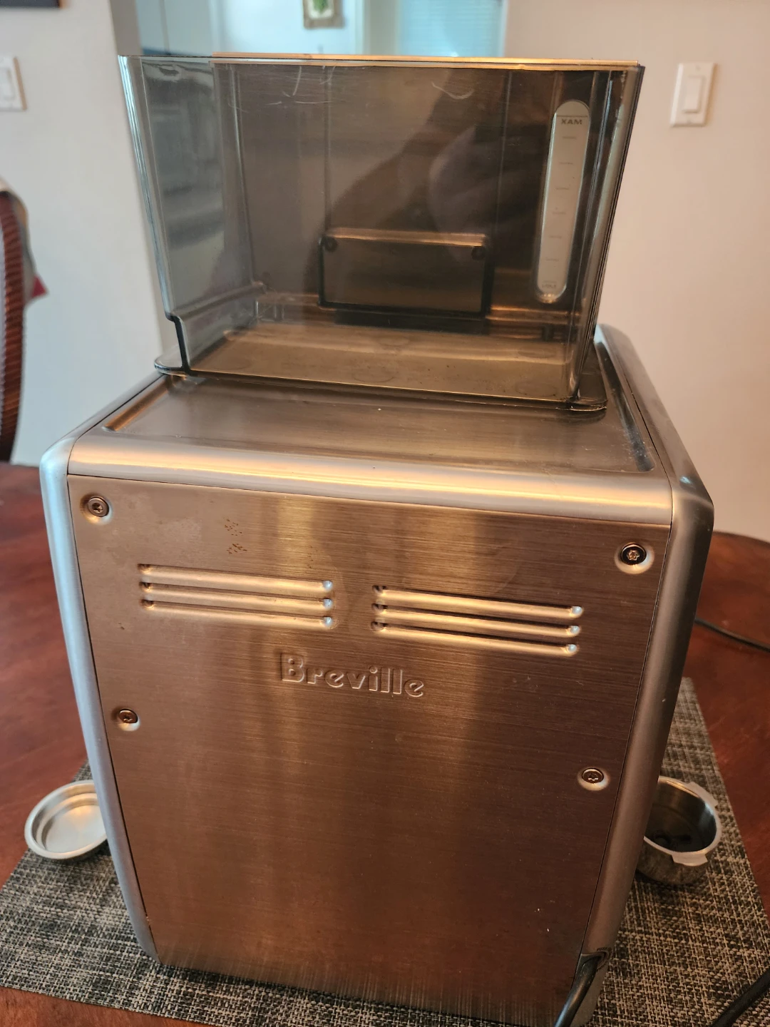 Breville Espresso Machine with Milk Frothing Pitcher - photo 3