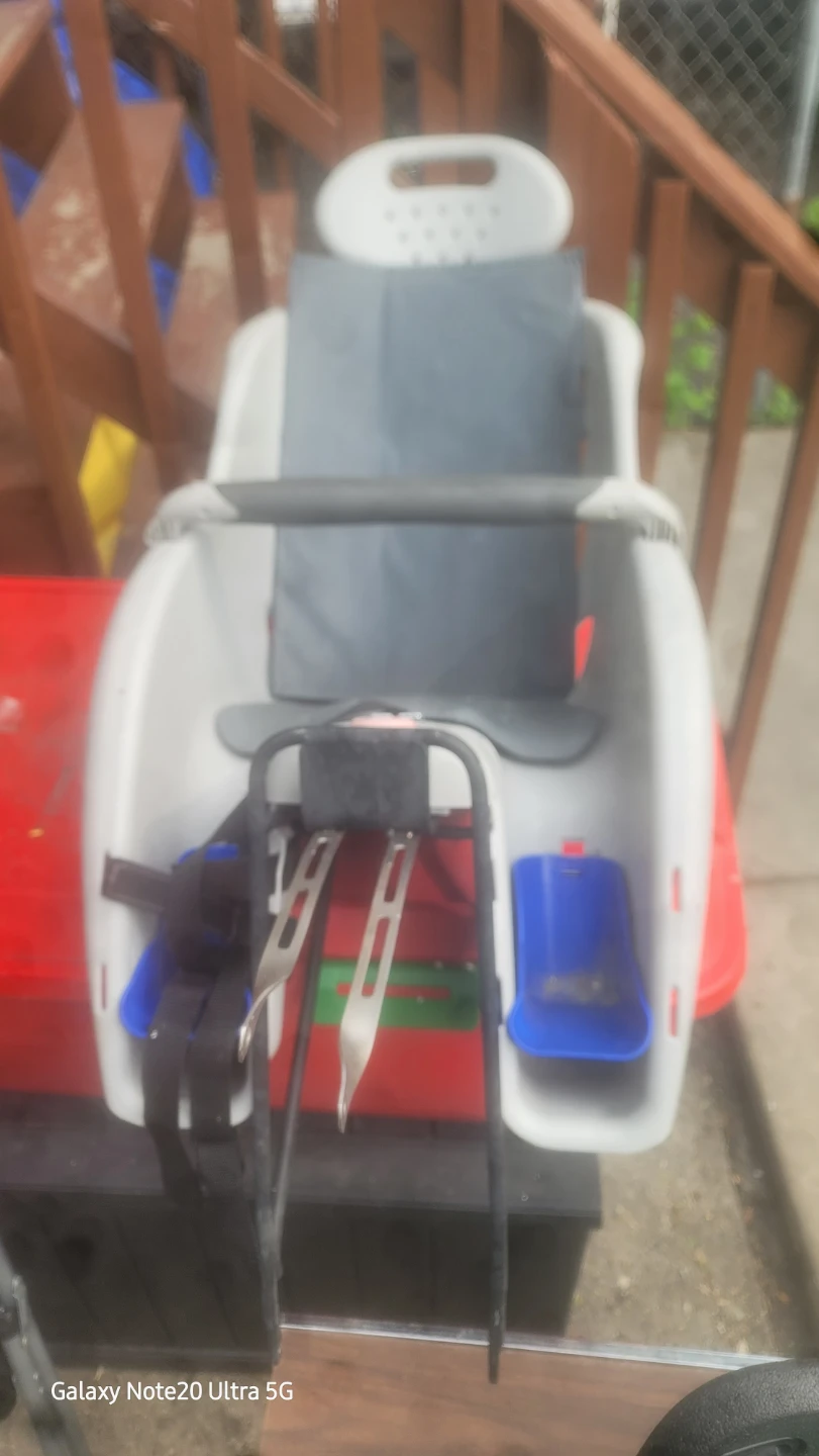Used Child Bike Seat - photo 4