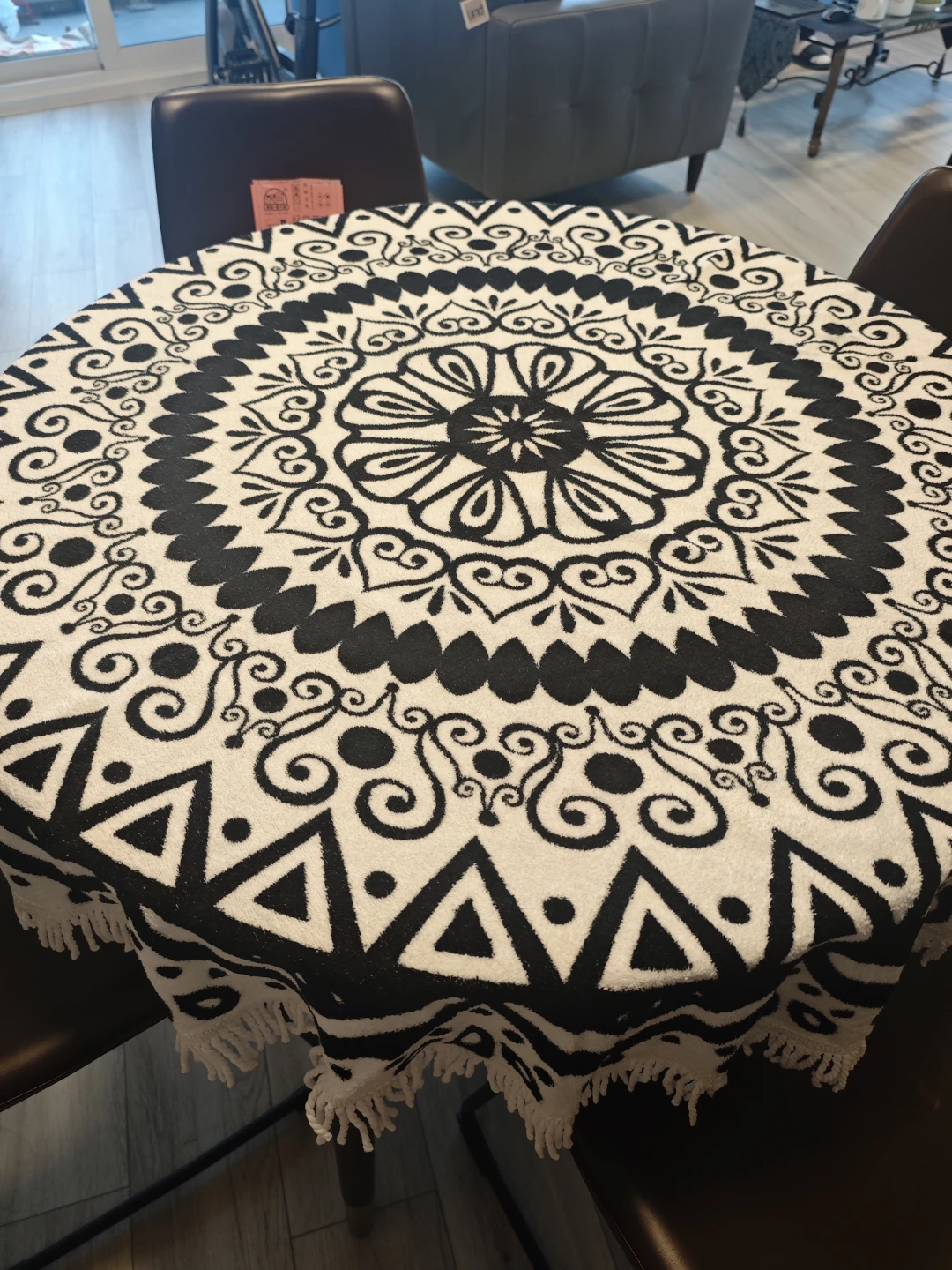 Round Tablecloth with Black and White Pattern