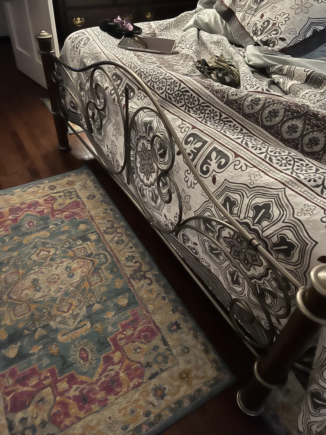 King sized Metal and Wood Bed Frame with Ornate Headboard