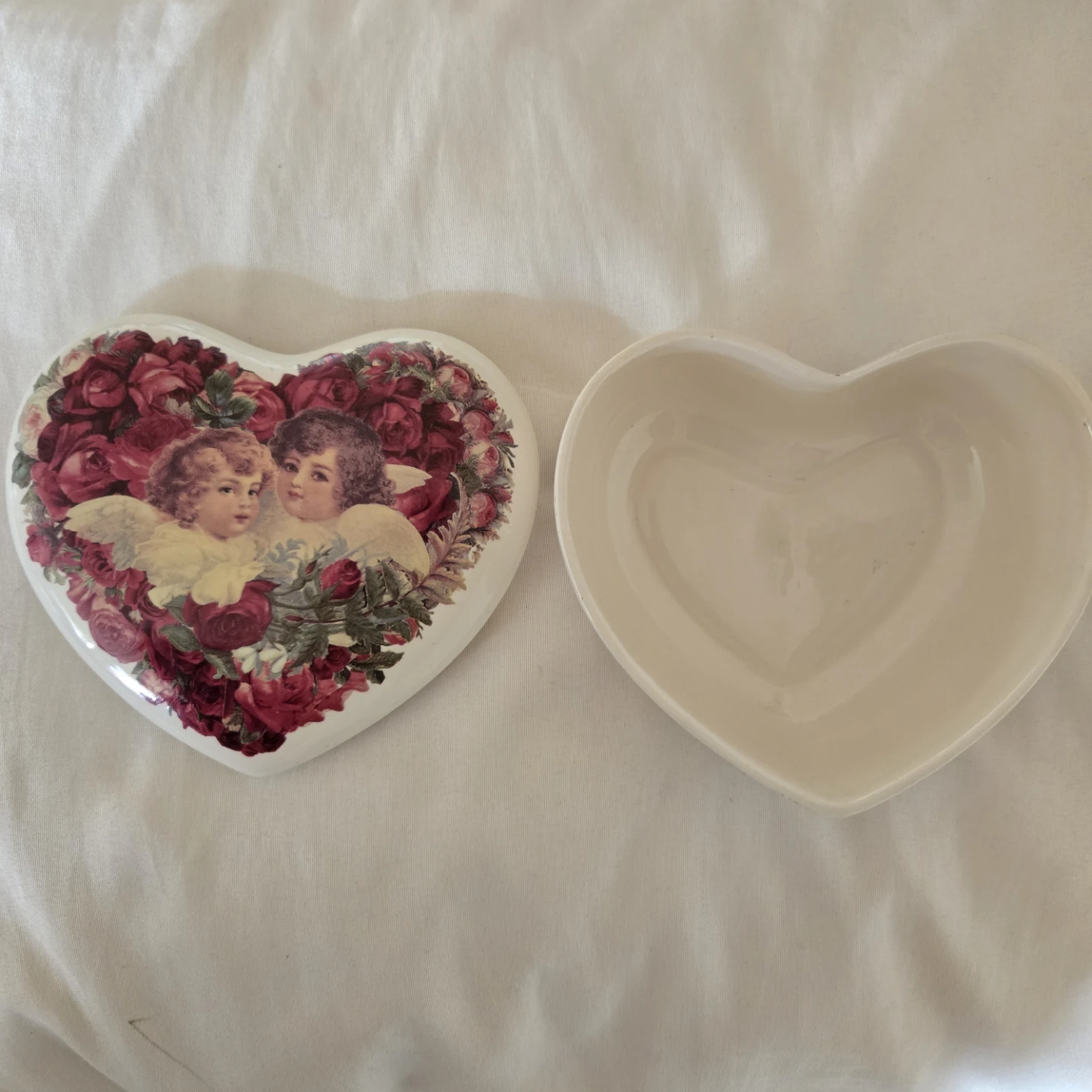 Heart Shaped Trinket Dish with Cherubs - photo 2