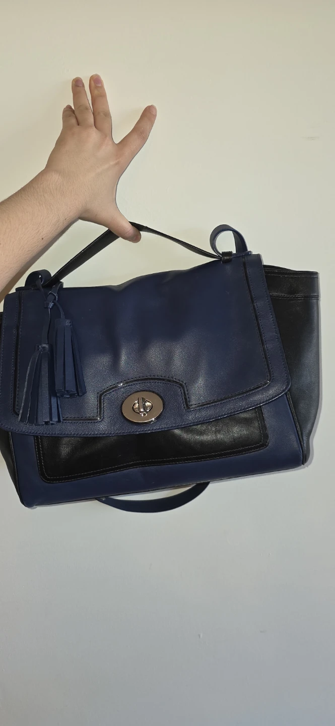 Autentic Coach Legacy Leather  Willis Flap bag