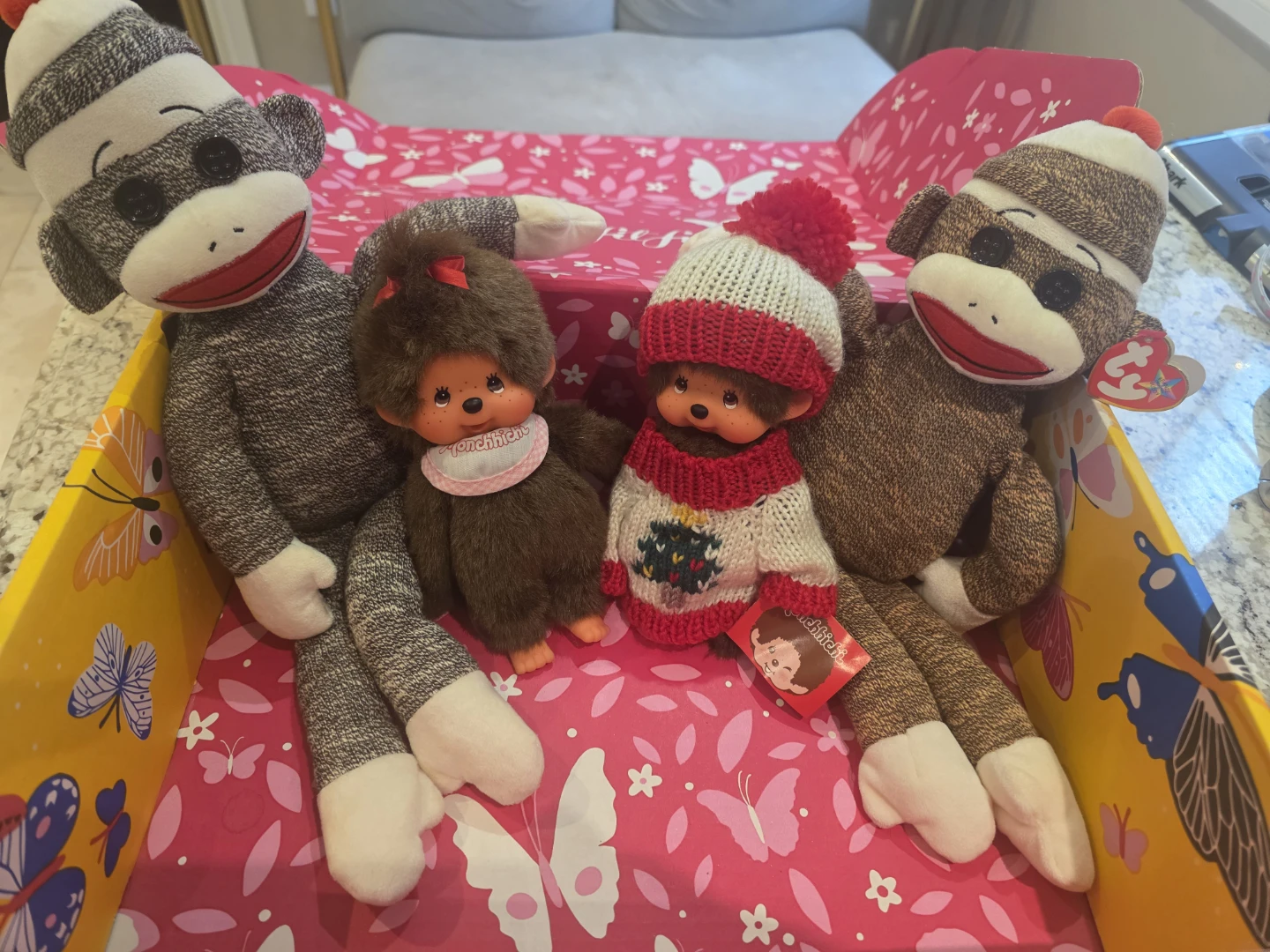 Collectible plush toys in like-new condition (4)